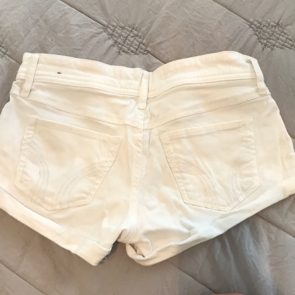 White shorts - Picture 2 of 3